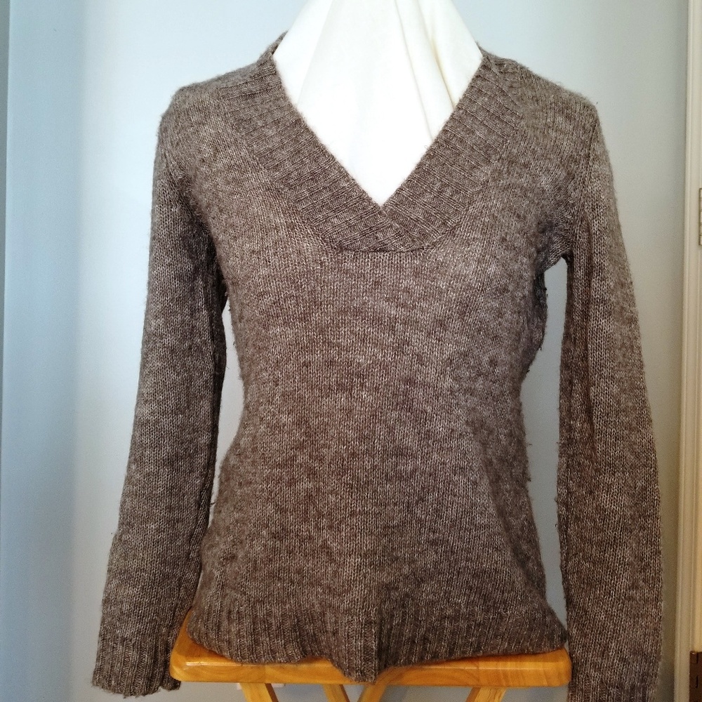 New York & Co. grey v-neck sweater, medium